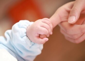 Алматыда ұйымдасқан топ жаңа туған нәрестелерді сатумен айналысқан