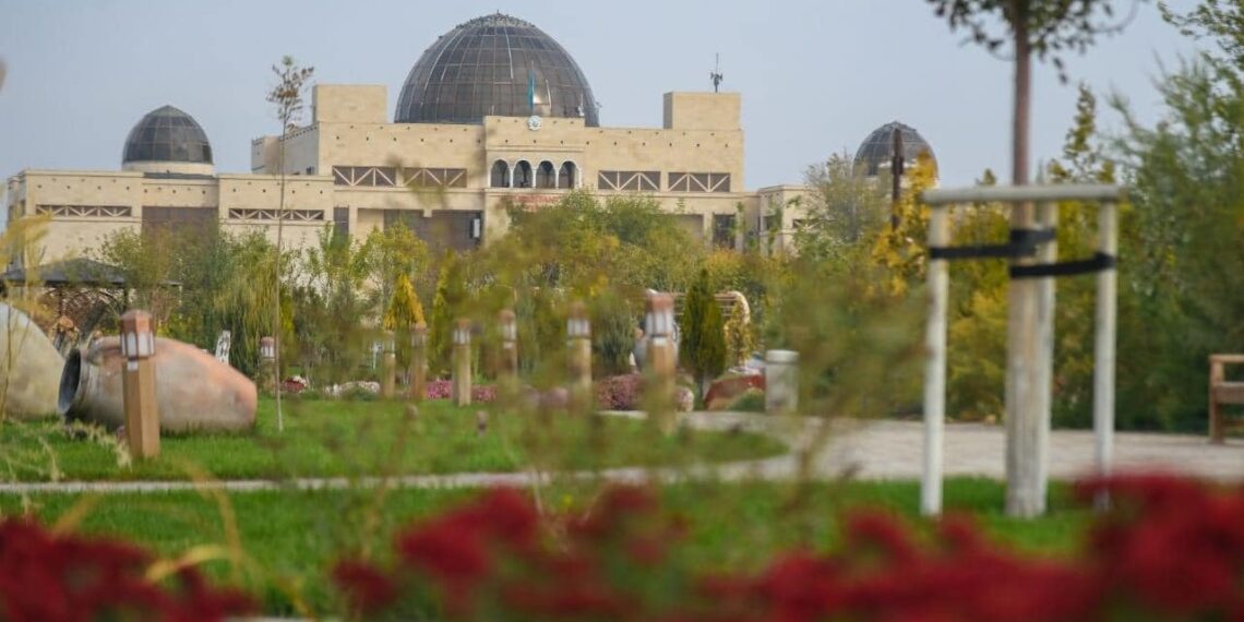 Түркістан қаласында күздік маусымда 120 мыңнан астам ағаш егіледі